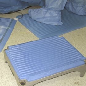 Anti-Fatigue Floor Mat The Surgical Mat 20 X 39 Inch Blue Foam